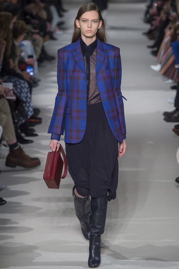 مجموعة فيكتوريا بيكهام للألبسة الجاهزة لخريف و شتاء 2017