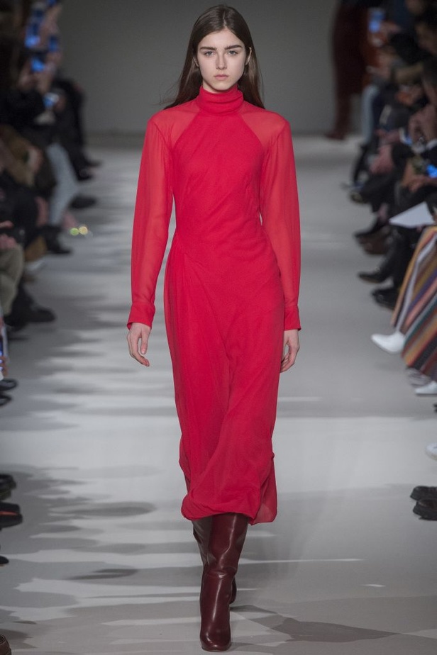 مجموعة فيكتوريا بيكهام للألبسة الجاهزة لخريف و شتاء 2017