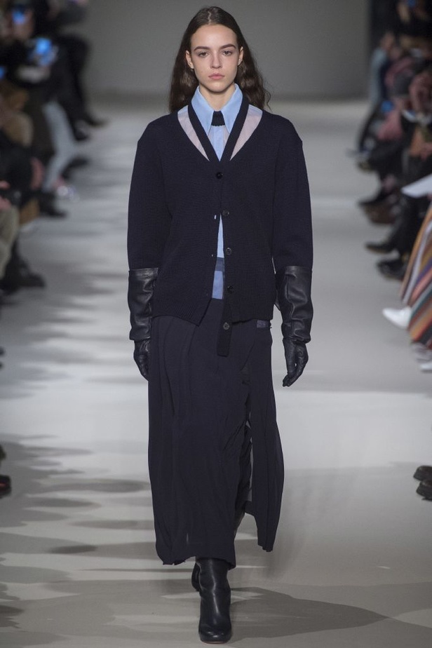 مجموعة فيكتوريا بيكهام للألبسة الجاهزة لخريف و شتاء 2017