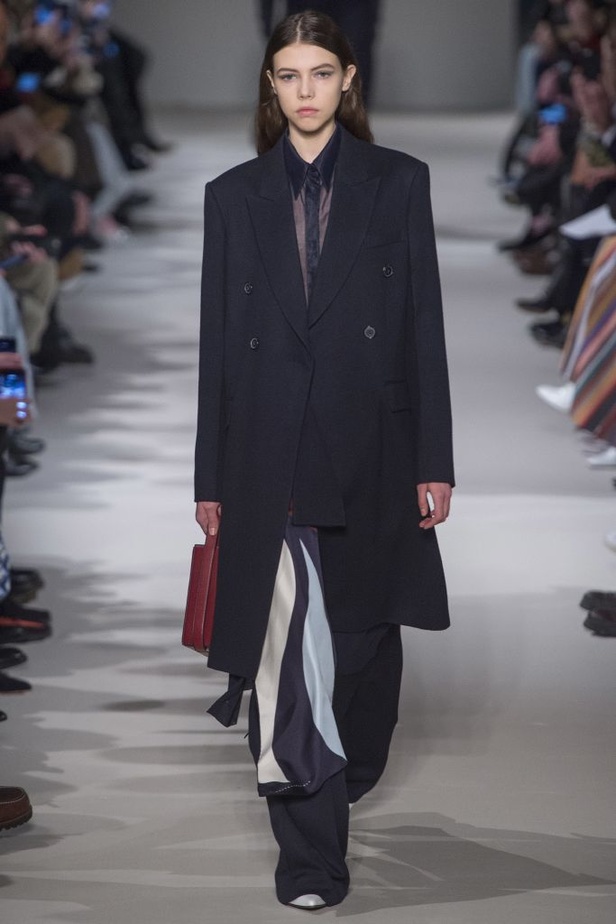 مجموعة فيكتوريا بيكهام للألبسة الجاهزة لخريف و شتاء 2017