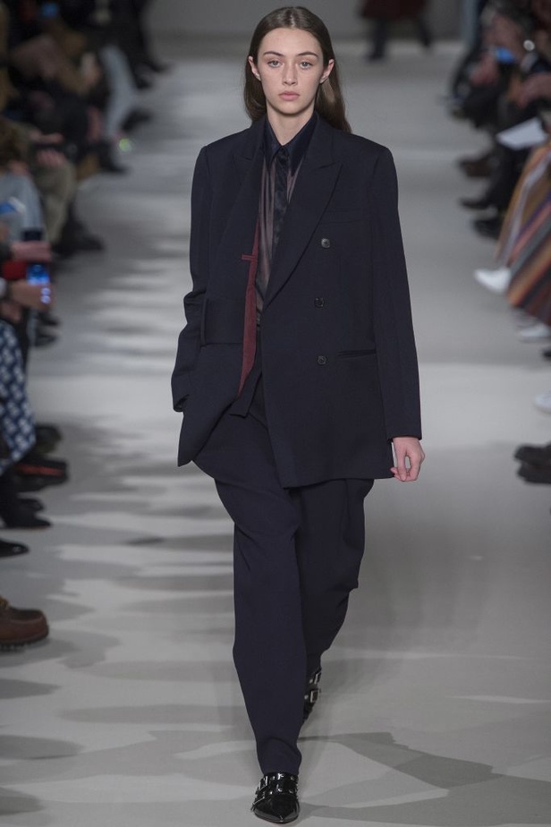 مجموعة فيكتوريا بيكهام للألبسة الجاهزة لخريف و شتاء 2017