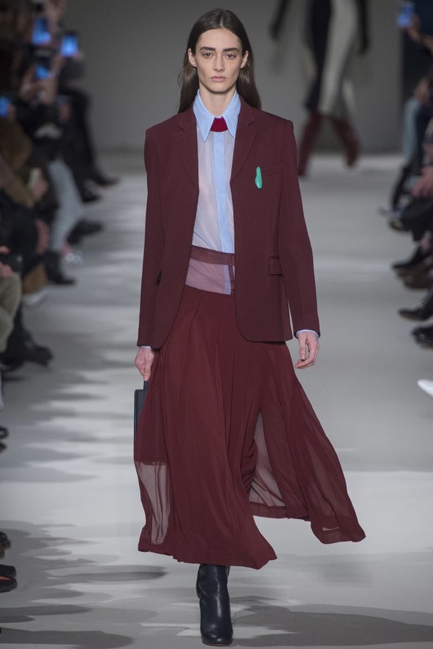 مجموعة فيكتوريا بيكهام للألبسة الجاهزة لخريف و شتاء 2017