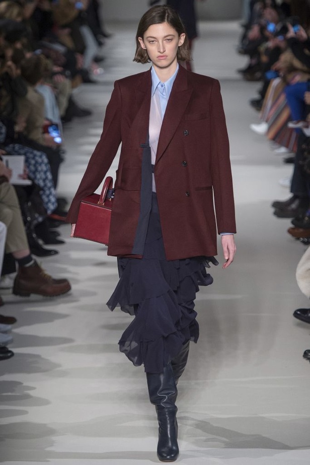 مجموعة فيكتوريا بيكهام للألبسة الجاهزة لخريف و شتاء 2017