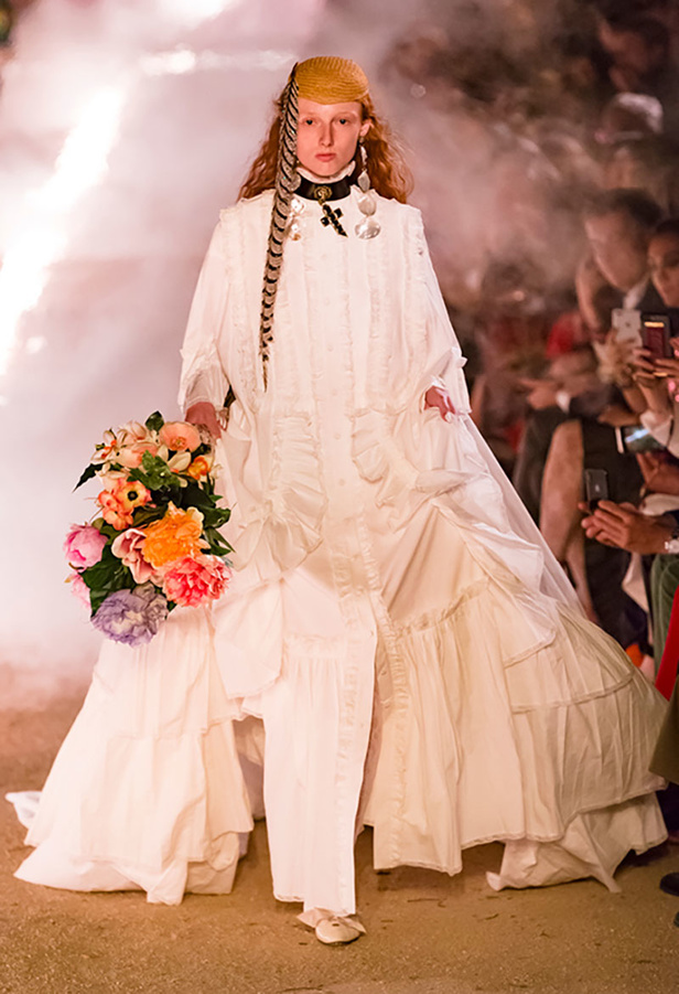 مجموعة Gucci كروز 2019.. مزج بين الأزياء المدنية الرياضية والتصاميم القوطية والدينية