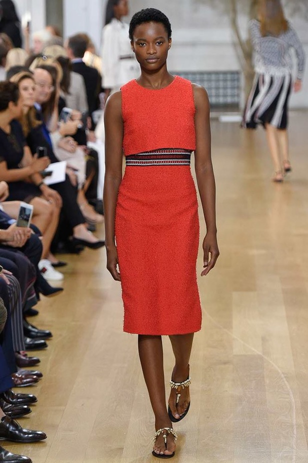 مجموعة اوسكار دي لا رنتا لموسم ربيع وصيف 2017