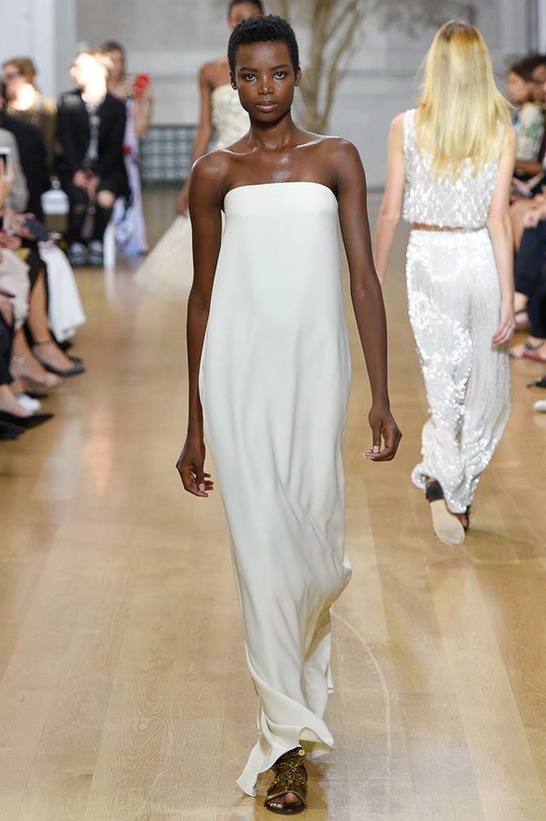 مجموعة اوسكار دي لا رنتا لموسم ربيع وصيف 2017