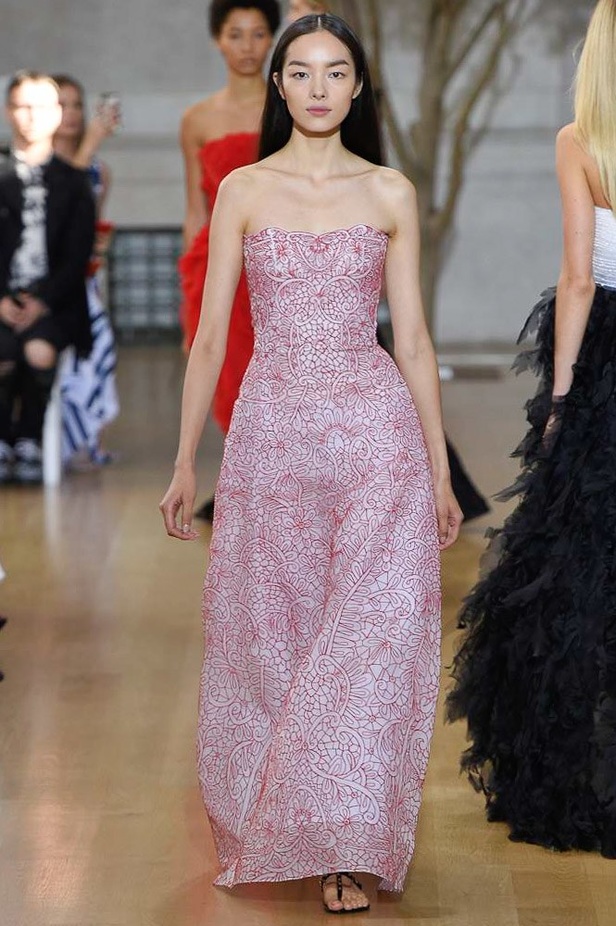 مجموعة اوسكار دي لا رنتا لموسم ربيع وصيف 2017