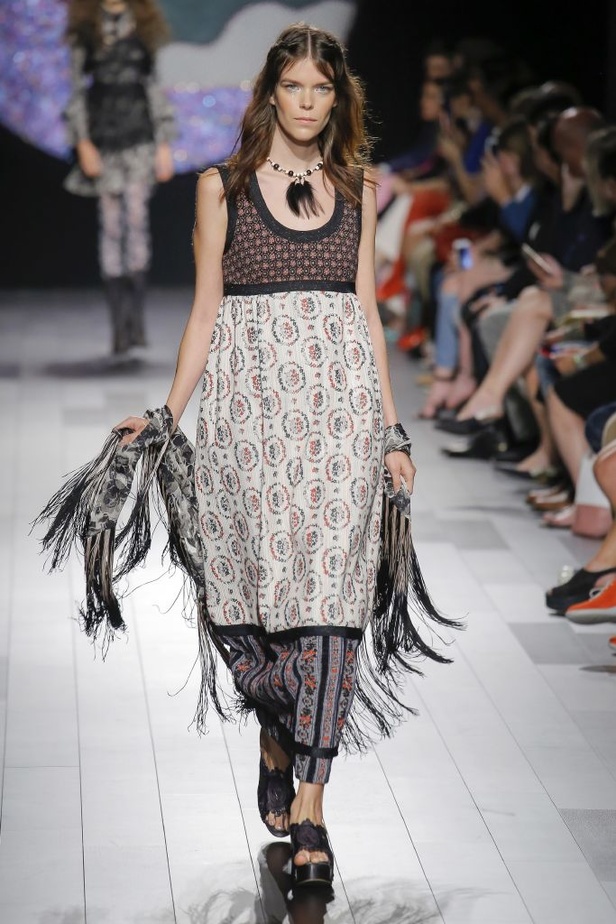 مجموعة Anna Sui لربيع وصيف 2018