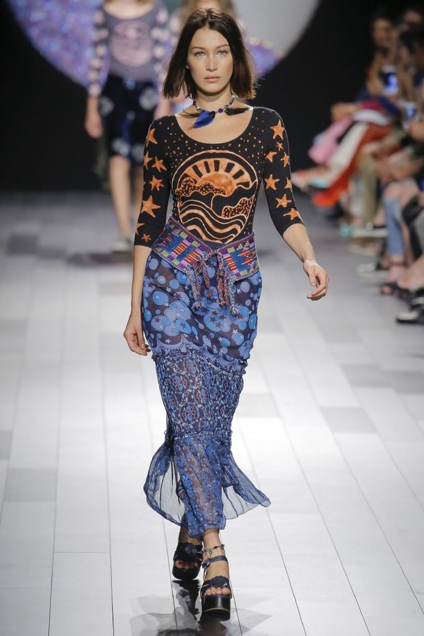 مجموعة Anna Sui لربيع وصيف 2018