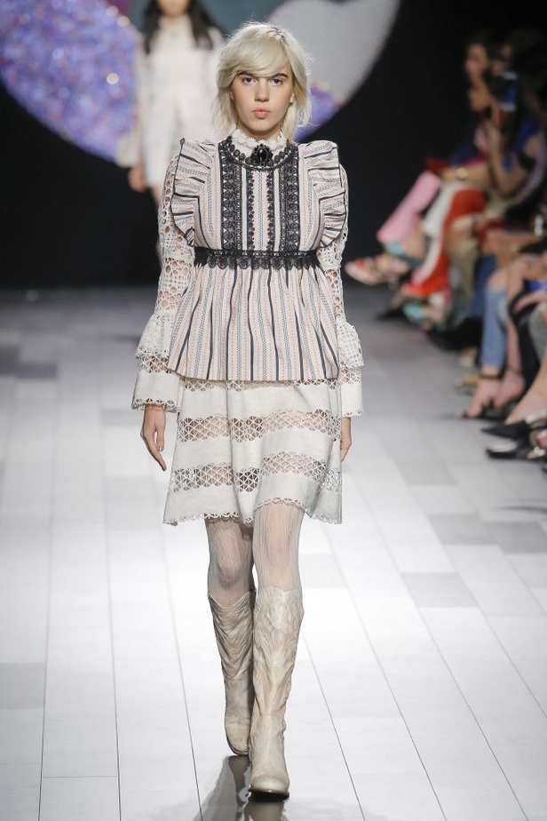 مجموعة Anna Sui لربيع وصيف 2018