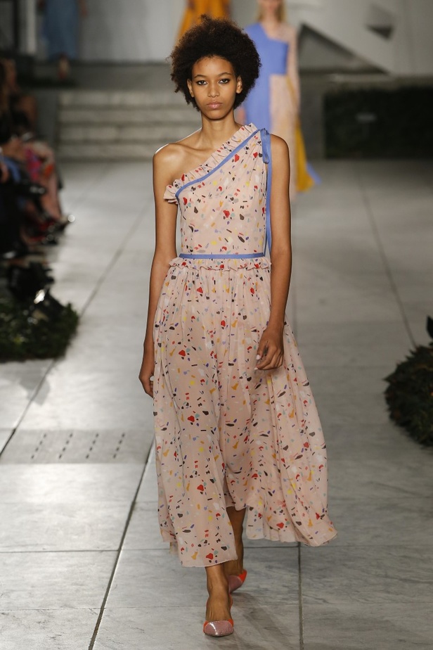 مجموعة كارولينا هيريرا لموسم ربيع وصيف 2018