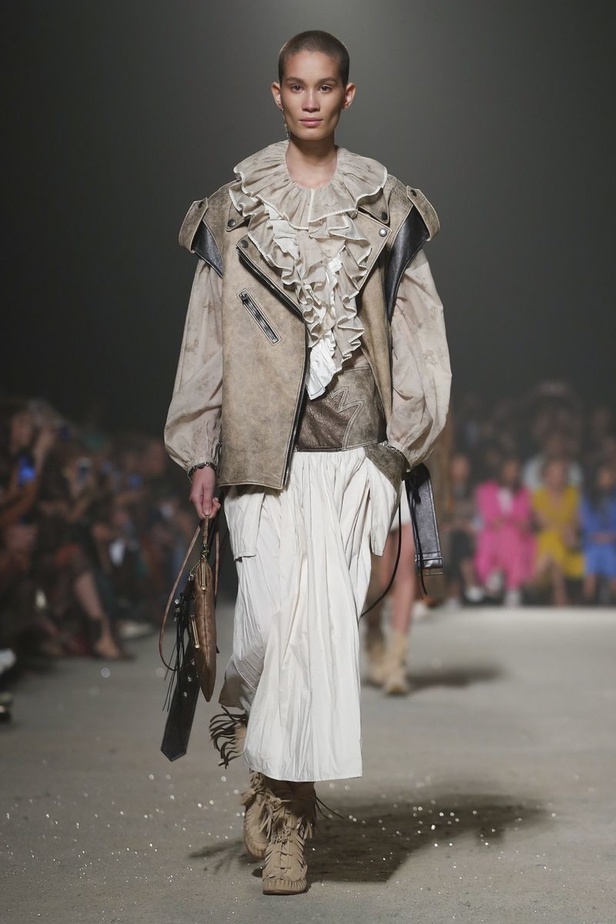 عرض ازياء كوتش لموسم ربيع وصيف 2019