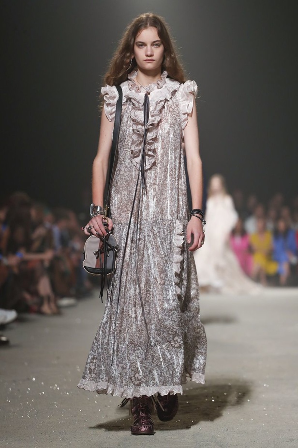 عرض ازياء كوتش لموسم ربيع وصيف 2019