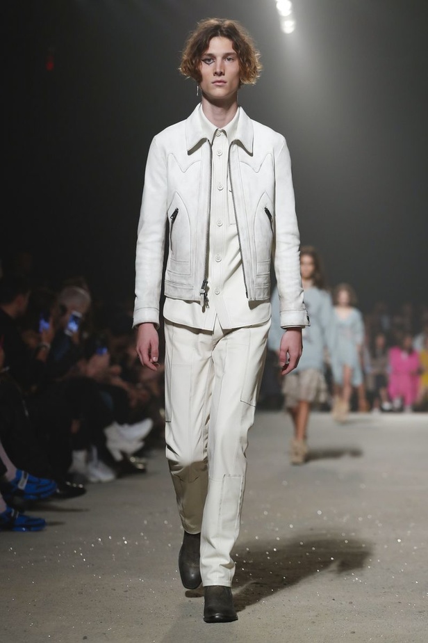 عرض ازياء كوتش لموسم ربيع وصيف 2019