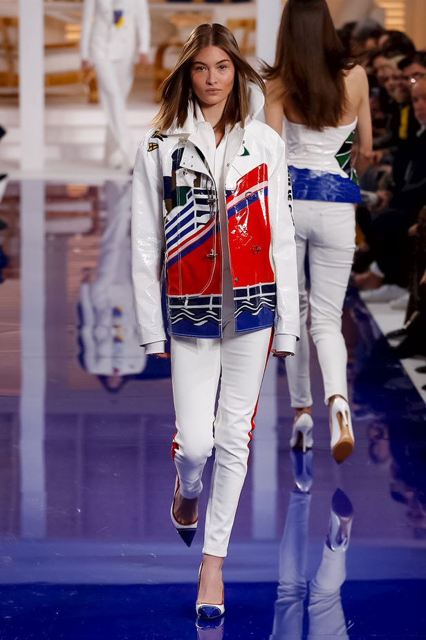 عرض أزياء رالف لورين مباشرة من أسبوع نيويورك للموضة