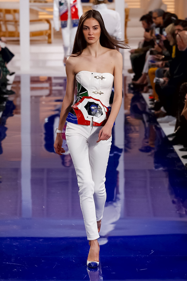 عرض أزياء رالف لورين مباشرة من أسبوع نيويورك للموضة