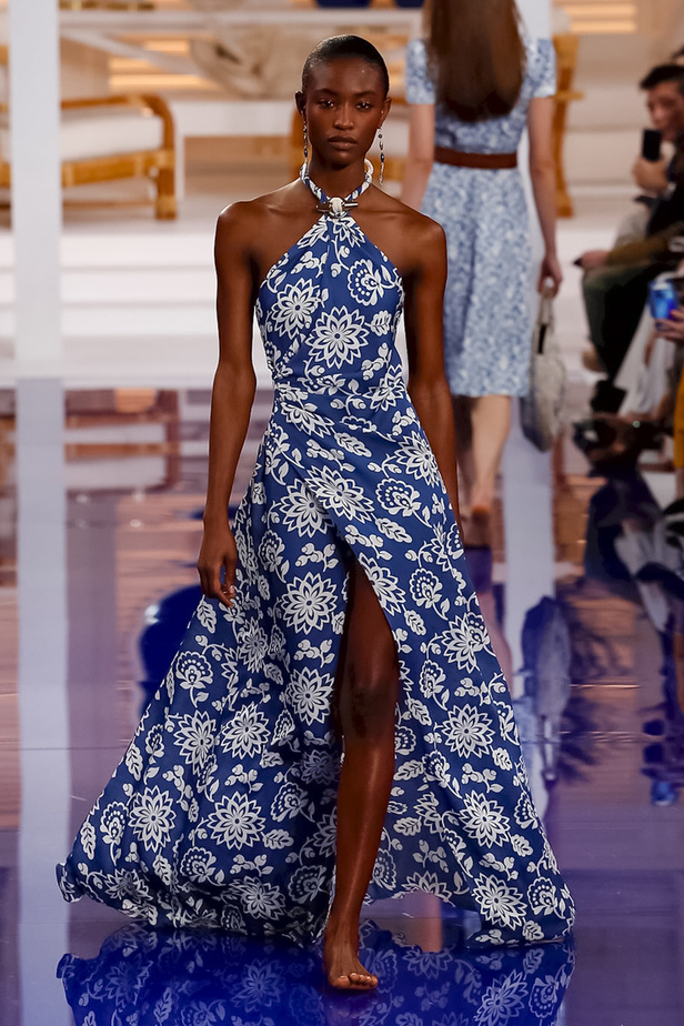 عرض أزياء رالف لورين مباشرة من أسبوع نيويورك للموضة