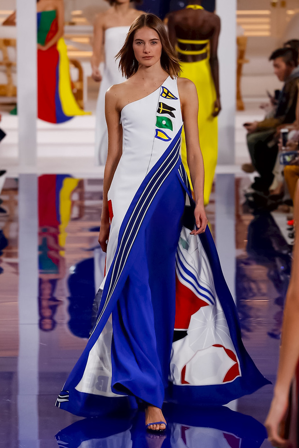 عرض أزياء رالف لورين مباشرة من أسبوع نيويورك للموضة