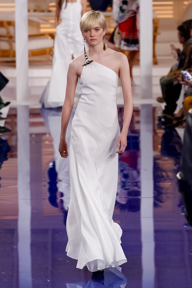 عرض أزياء رالف لورين مباشرة من أسبوع نيويورك للموضة