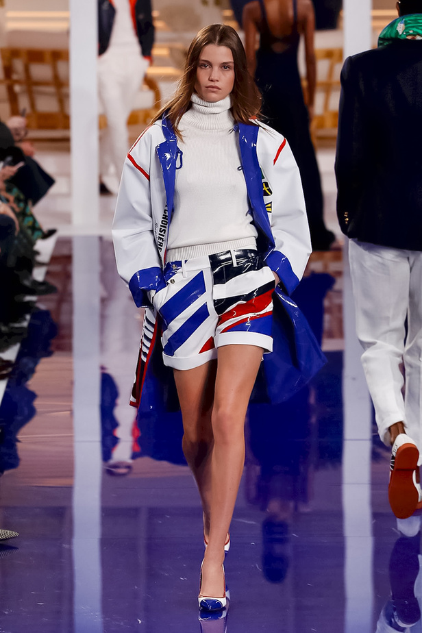 عرض أزياء رالف لورين مباشرة من أسبوع نيويورك للموضة