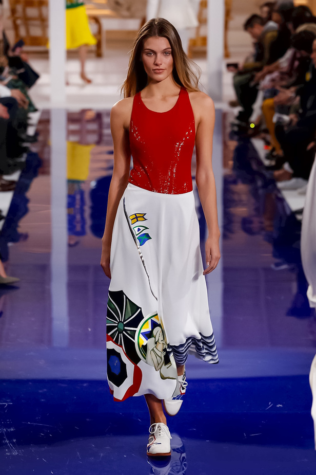 عرض أزياء رالف لورين مباشرة من أسبوع نيويورك للموضة