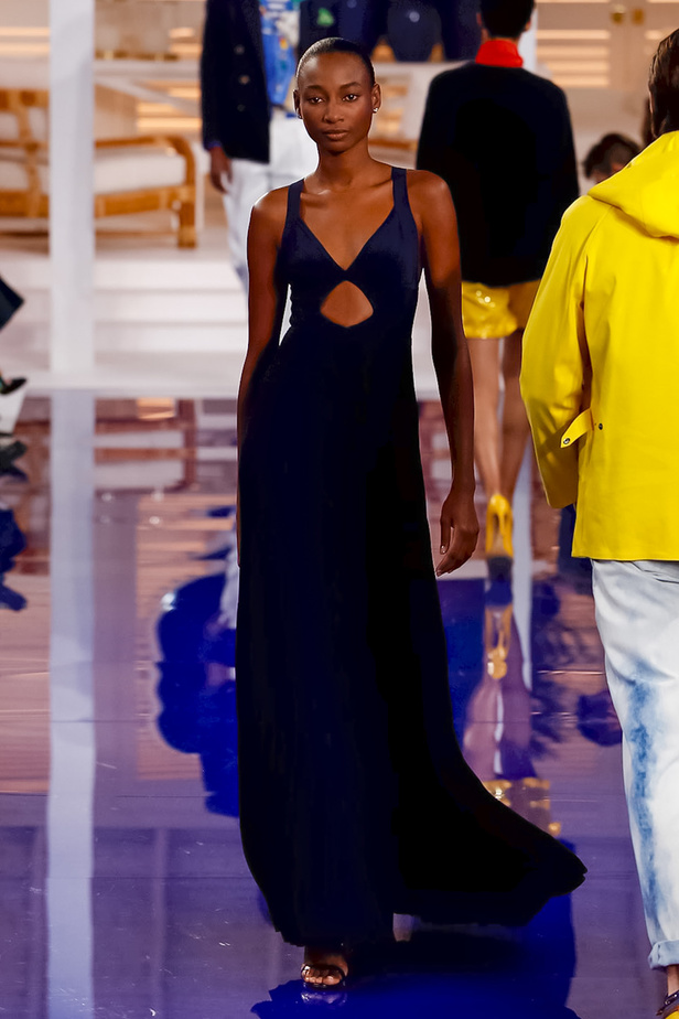 عرض أزياء رالف لورين مباشرة من أسبوع نيويورك للموضة