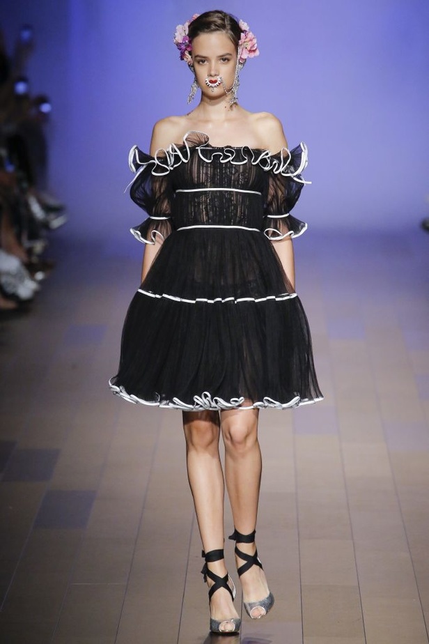 مجموعة نعيم خان Naeem Khan لربيع وصيف 2018