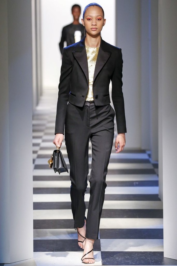 مجموعة اوسكار دي لارنتا لخريف 2017