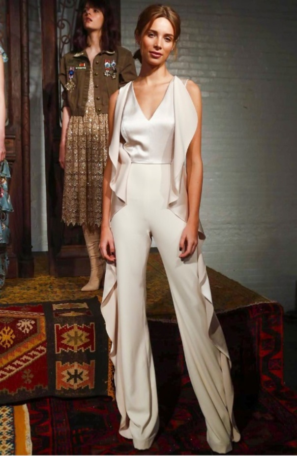 أزياء متعددة الألوان من أليس أند أوليفيا لخريف وشتاء 2017