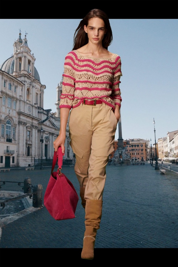 عرض أزياء ألبيرتا فيريتي ضمن أسبوع الموضة الافتراضي في ميلانو