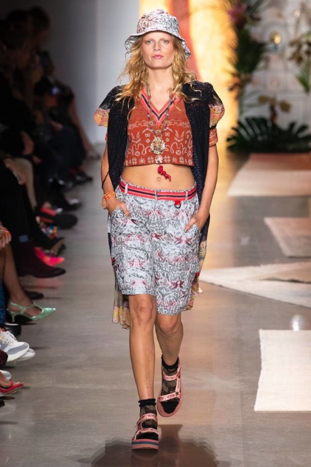 مجموعة Anna Sui للألبسة الجاهزة لربيع 2019