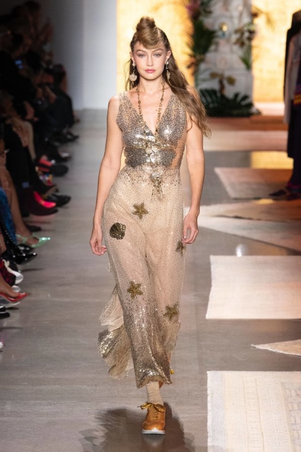 مجموعة Anna Sui للألبسة الجاهزة لربيع 2019