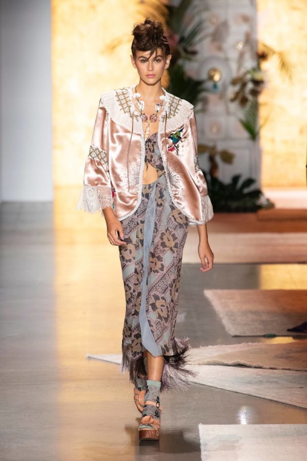 مجموعة Anna Sui للألبسة الجاهزة لربيع 2019