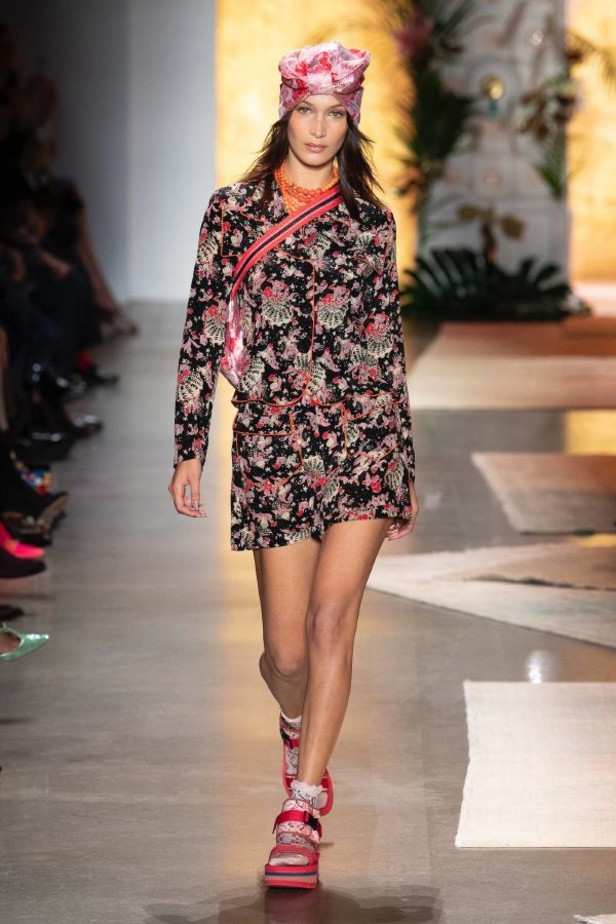 مجموعة Anna Sui للألبسة الجاهزة لربيع 2019