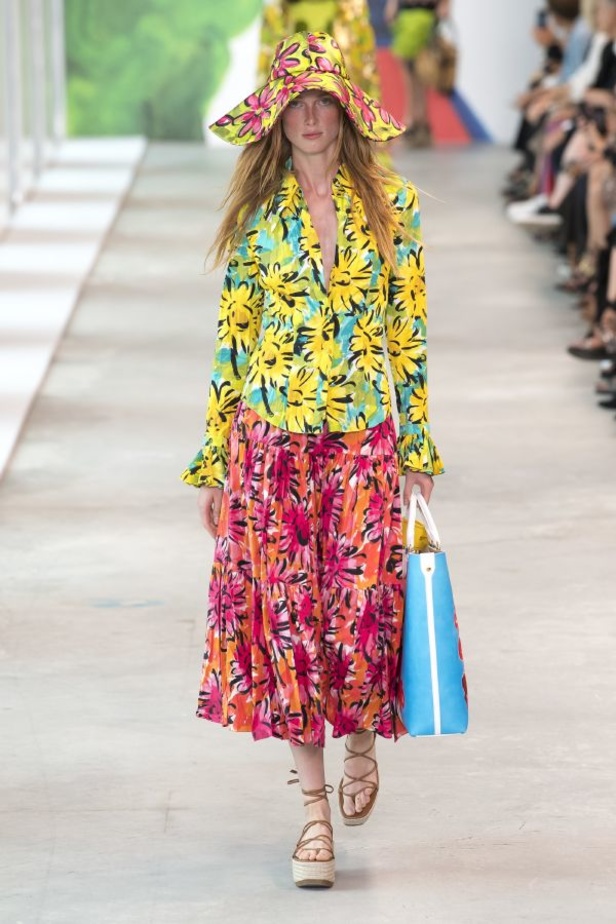 مجموعة مايكل كورس للألبسة الجاهزة لربيع 2019