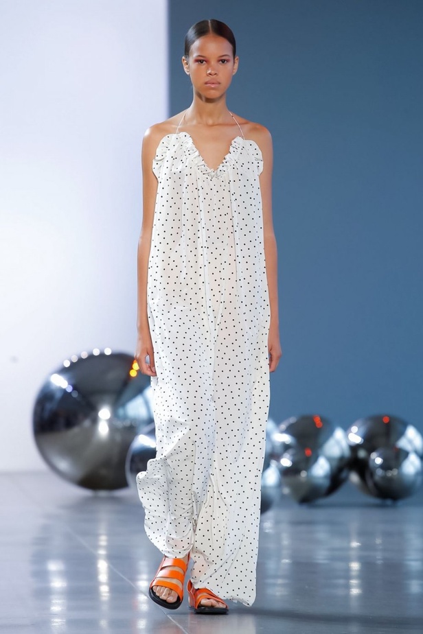 عرض أزياء نون باي نور لموسم ربيع وصيف 2020