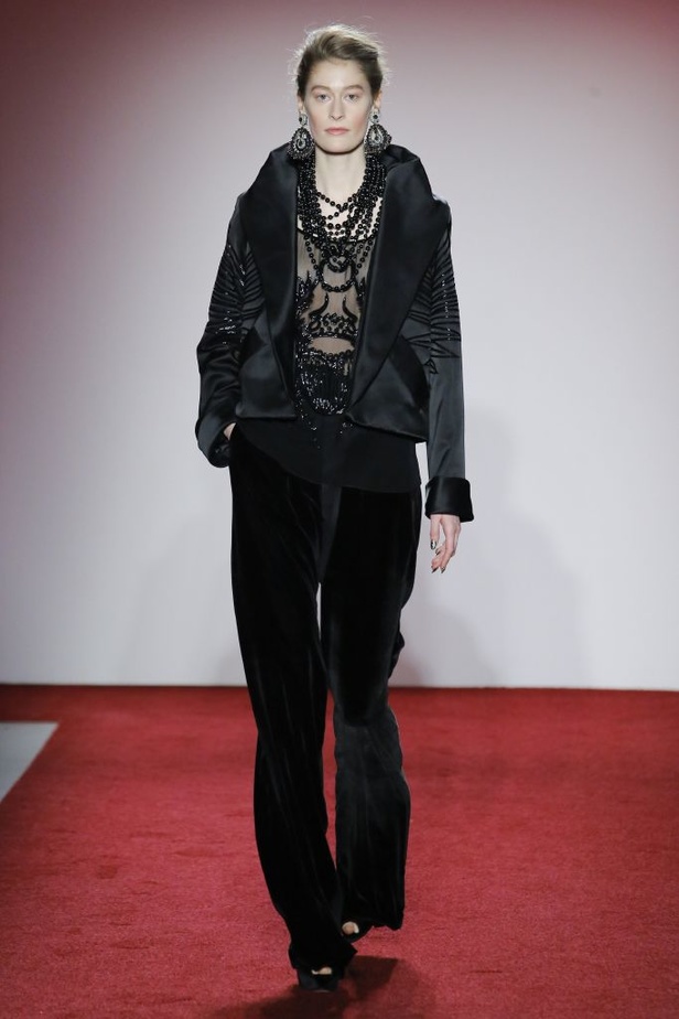 عرض أزياء نعيم خان لخريف وشتاء 2017