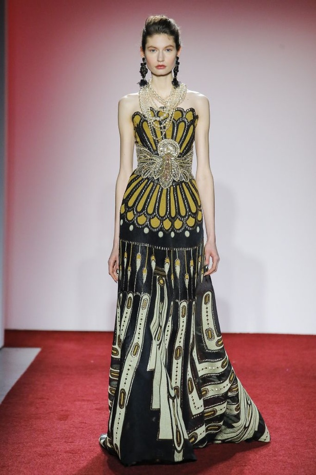 عرض أزياء نعيم خان لخريف وشتاء 2017