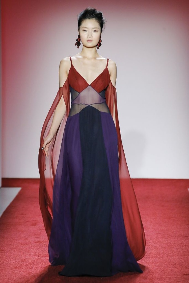 عرض أزياء نعيم خان لخريف وشتاء 2017