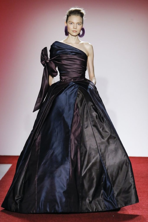 عرض أزياء نعيم خان لخريف وشتاء 2017