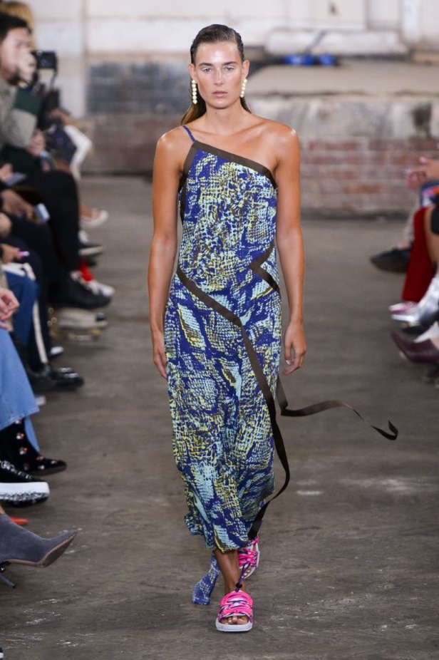 عرض أزياء House Of Holland لربيع ٢٠١٩ !