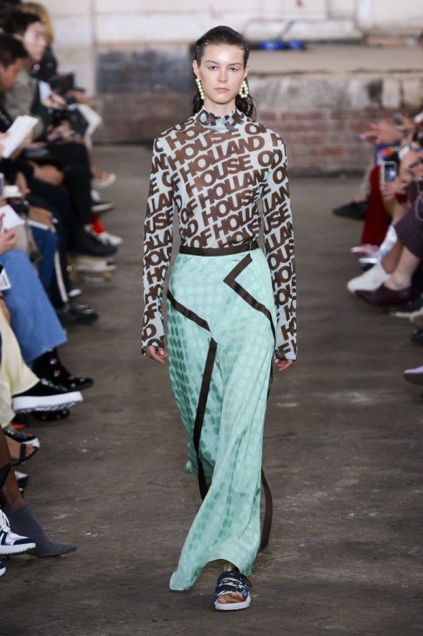 عرض أزياء House Of Holland لربيع ٢٠١٩ !