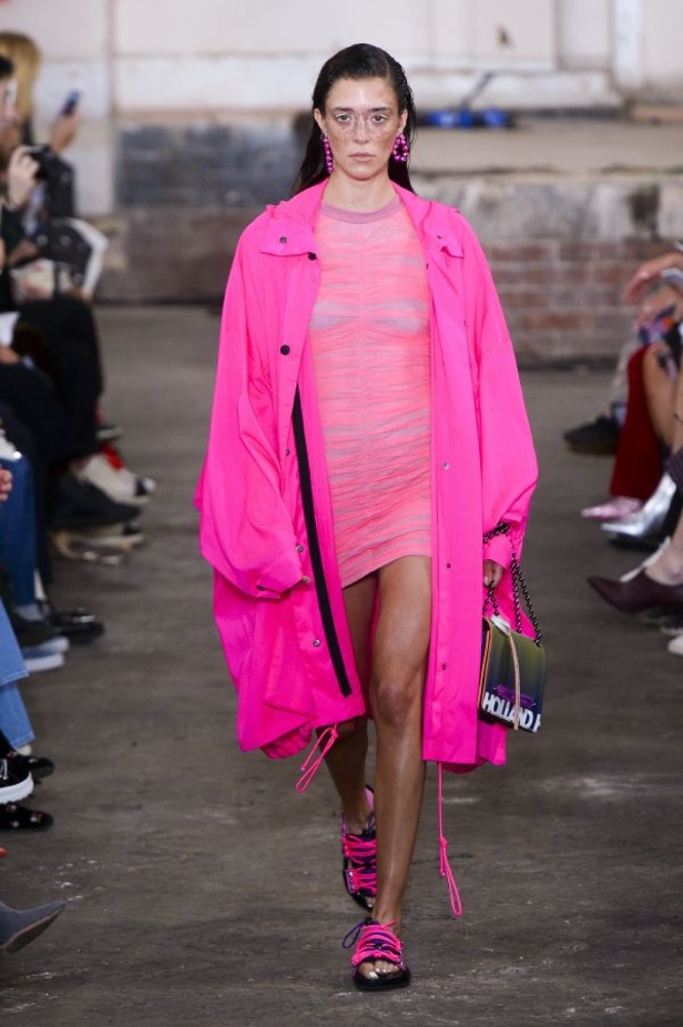 عرض أزياء House Of Holland لربيع ٢٠١٩ !