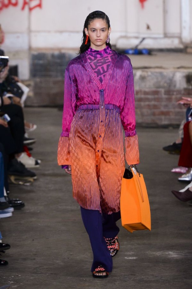 عرض أزياء House Of Holland لربيع ٢٠١٩ !