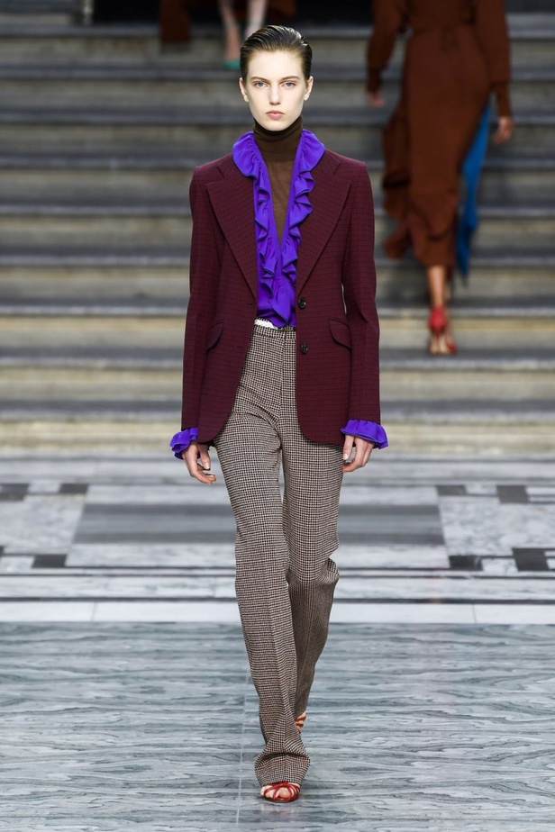 اسبوع الموضة في لندن 2019  عرض أزياء VICTORIA BECKHAM لربيع وصيف 2020