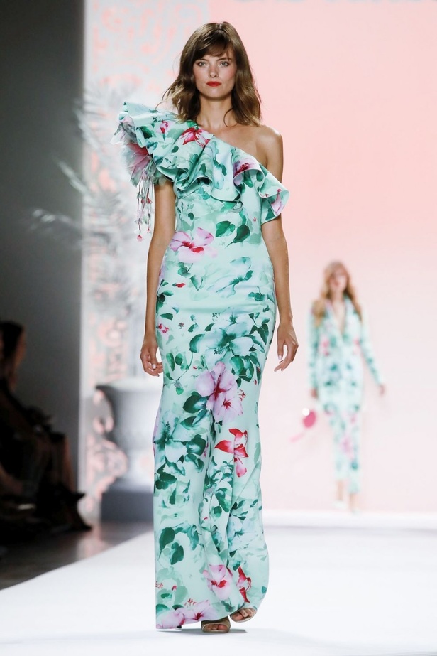 اسبوع الموضة في نيويورك 2019 عرض مجموعة  badgley mischka ربيع وصيف 2020