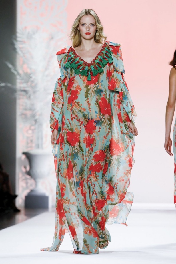 اسبوع الموضة في نيويورك 2019 عرض مجموعة  badgley mischka ربيع وصيف 2020