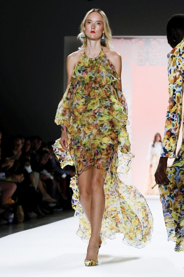 اسبوع الموضة في نيويورك 2019 عرض مجموعة  badgley mischka ربيع وصيف 2020