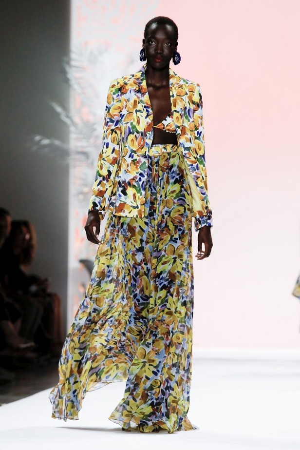 اسبوع الموضة في نيويورك 2019 عرض مجموعة  badgley mischka ربيع وصيف 2020