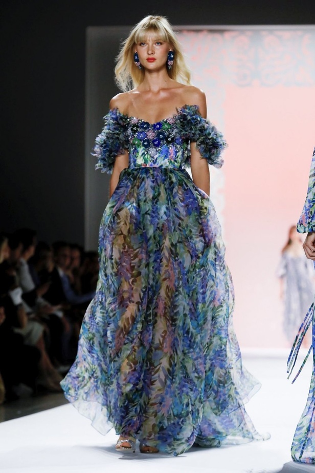اسبوع الموضة في نيويورك 2019 عرض مجموعة  badgley mischka ربيع وصيف 2020